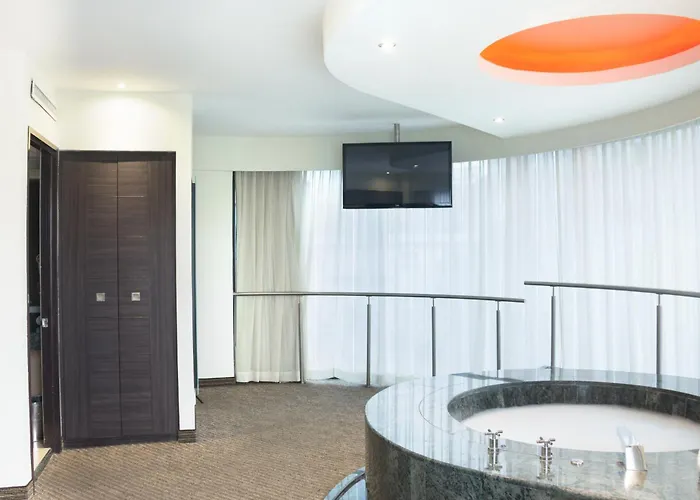 Astor 4*